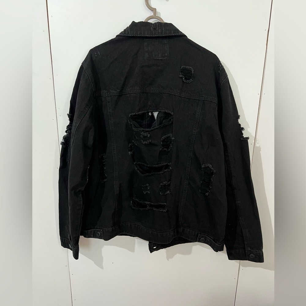 Distressed Jean jacket - Picture 3 of 6
